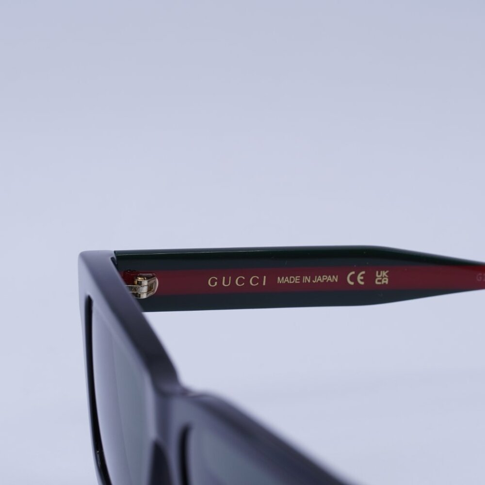 Gucci GG1869S 001 Sunglasses Shiny Black/Green/Red Square Frame, Grey Lenses - Picture 5 of 9